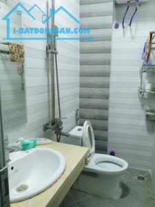 Cho thuê cả nhà Nguyễn Tuân, 4 tầng 50m2, Mặt tiền rộng 4,6m缩略图