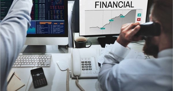 Khối ngoại duy trì bán ròng phiên cuối tuần, tâm điểm VCB và VHM