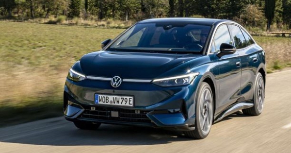 Đức mở lại trợ cấp xe điện để thúc đẩy doanh số