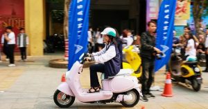 TP HCM triển khai lắp đặt tủ đổi pin xe máy điện trên vỉa hè