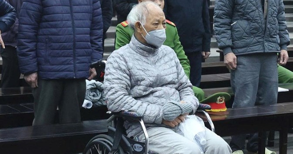 Cựu tổng giám đốc Vicem: 'Không bất ngờ' khi nhận quà Tết hơn 100 triệu đồng