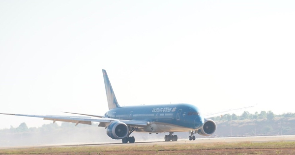 Máy bay Vietnam Airlines quay đầu khẩn cấp để cứu hành khách