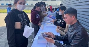 Công ty ở Quảng Ngãi tặng hơn 5.000 máy tính bảng cho công nhân