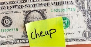 Đầu tư thời tiền rẻ: Bảo toàn sức mua trước khi hy vọng làm giàu