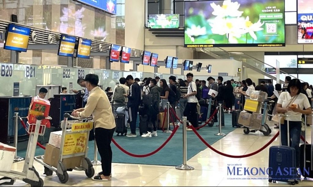 Vé máy bay Tết 2026 Đường bay TP HCM đi miền Trung cháy vé