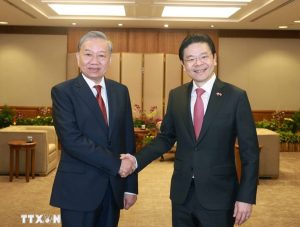 Tổng Bí thư Tô Lâm điện đàm với Thủ tướng Singapore