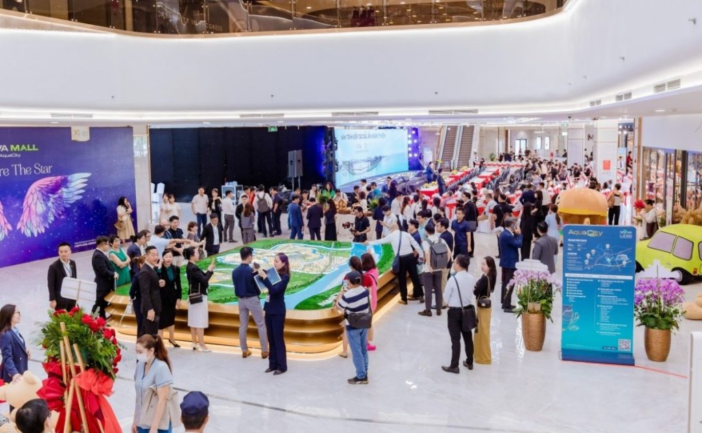 Novaland báo lãi đột biến cổ phiếu lập tức cháy hàng缩略图 Novaland báo lãi đột biến cổ phiếu lập tức cháy hàng