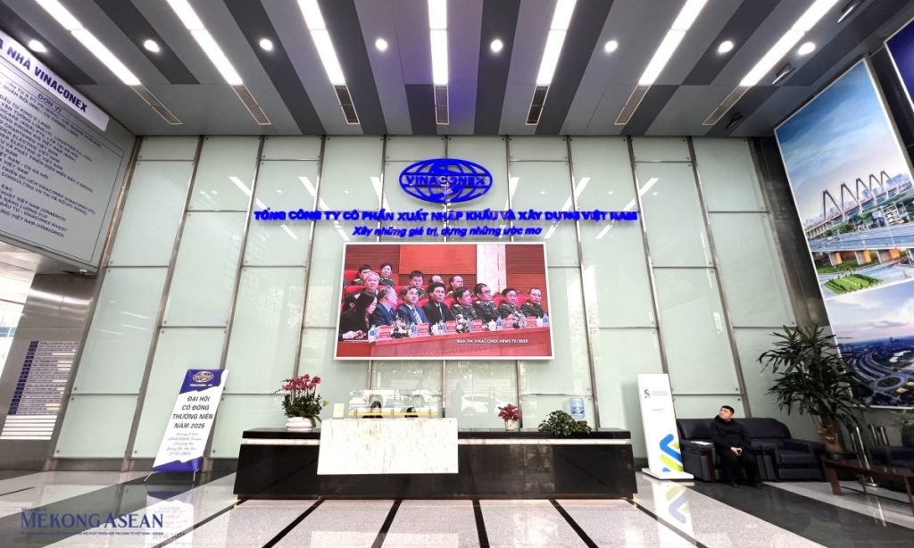 Cổ phiếu Vinaconex giảm kịch biên độ dư mua giá sàn 12 triệu đơn vị