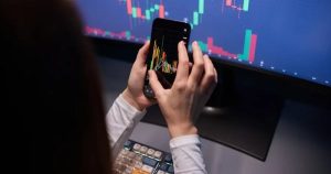 Khối ngoại đảo chiều mua ròng gần 1.000 tỷ đồng, tâm điểm MBB