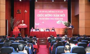 Thủ tướng gặp mặt trí thức nghệ sỹ nhà báo vận động viên tiêu biểu nhân dịp năm mới