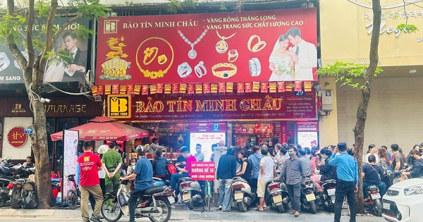 Giá vàng biến động mạnh sau khi lập đỉnh: Rủi ro gia tăng với đầu tư ngắn hạn