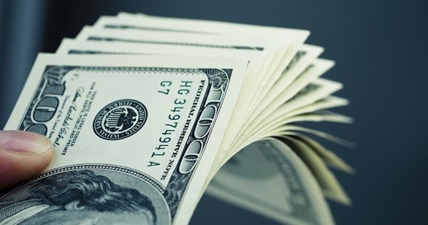 Nhà đầu tư loay hoay sau khi đồng USD bất ngờ bật tăng