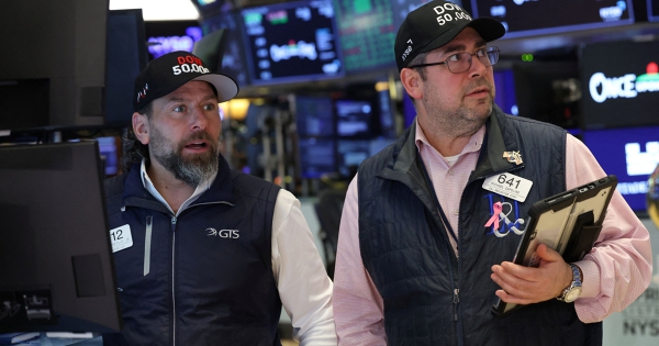 Chứng khoán Mỹ tiếp đà tăng khi cổ phiếu công nghệ duy trì động lực