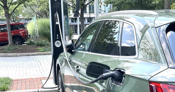 Bổ sung hạ tầng sạc xe điện tại chung cư, siết yêu cầu an toàn cháy nổ