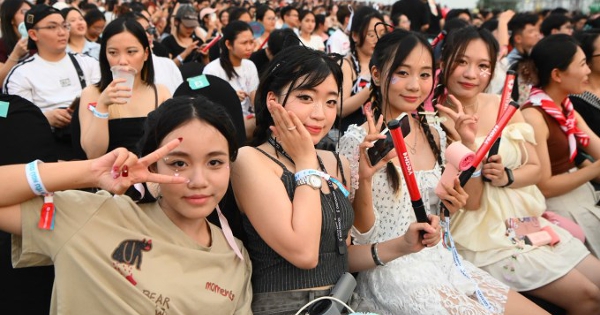 'Mỏ vàng' từ xu hướng chi tiền mua cảm xúc của người Việt