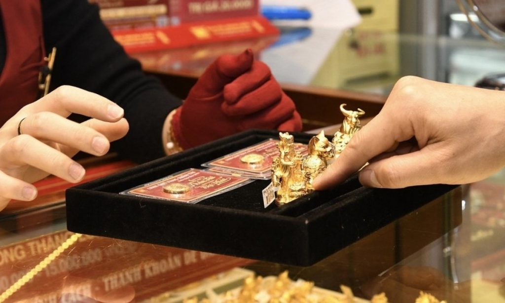 Giá vàng SJC và vàng nhẫn giảm sâu gần 10 triệu đồng một lượng缩略图 Giá vàng SJC và vàng nhẫn giảm sâu gần 10 triệu đồng một lượng