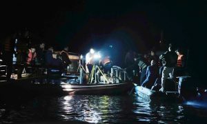 Lào Cai Xuyên đêm tìm kiếm nạn nhân vụ lật tàu khách hồ Thác Bà