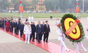 Lãnh đạo Đảng Nhà nước vào Lăng viếng Bác nhân dịp Tết Nguyên đán