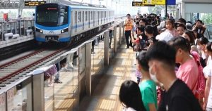 Metro chạy xuyên đêm, xe buýt miễn vé dịp Tết Bính Ngọ 2026