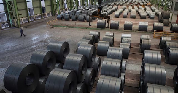 Nhiều nhà máy thép Trung Quốc bị yêu cầu giảm ít nhất 30% công suất