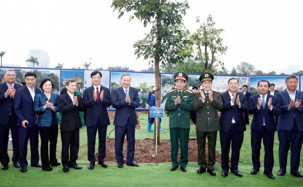 Tổng Bí thư dự Lễ phát động Tết trồng cây đời đời nhớ ơn Bác Hồ缩略图 Tổng Bí thư dự Lễ phát động Tết trồng cây đời đời nhớ ơn Bác Hồ