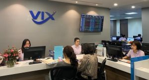 Đường đua tăng vốn ngành chứng khoán thêm gay cấn