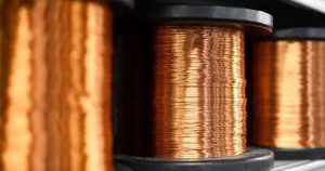 Giá đồng lao dốc hơn 5%