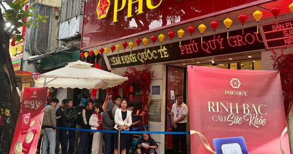 Ngày vía Thần Tài 2026: Nơi xếp hàng dài, nơi vắng bóng khách