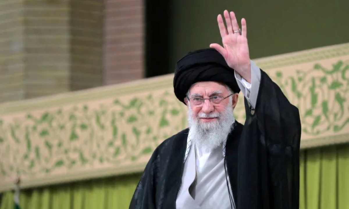 Chân dung ông Ali Khamenei người định hình Iran hơn ba thập niên
