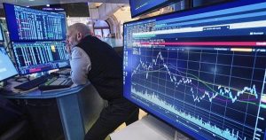 Khối ngoại bán ròng hơn 800 tỷ đồng, tập trung một cổ phiếu thép