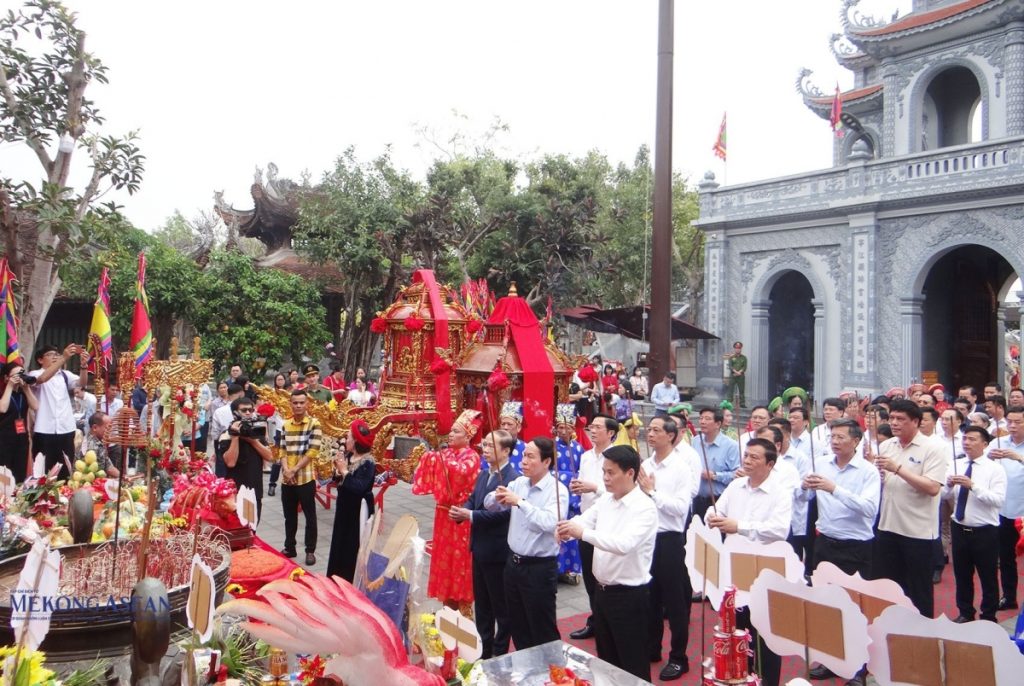 Khai mạc lễ hội đền thờ quan lớn Tuần Tranh ở Hải Phòng缩略图 Khai mạc lễ hội đền thờ quan lớn Tuần Tranh ở Hải Phòng