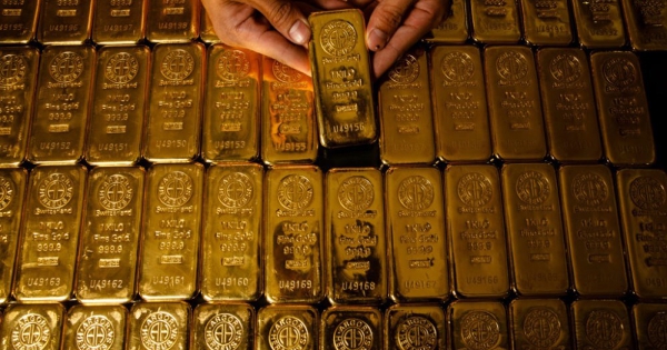 Giá vàng lao dốc, đe doạ thủng mốc 5.000 USD/ounce