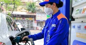 Giá xăng tăng 4.700 đồng/lít, dầu tăng cao nhất 8.490 đồng/lít