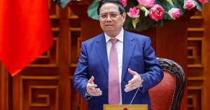 Thủ tướng: Xem xét bố trí ngân sách để hỗ trợ bình ổn giá xăng dầu