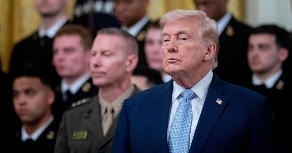 Ông Trump cân nhắc giảm hoạt động quân sự tại Iran