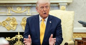 Ông Trump hoãn tấn công hạ tầng năng lượng của Iran trong 5 ngày, giá dầu giảm mạnh