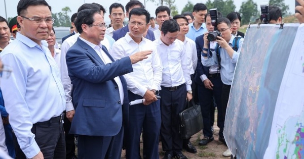 Thủ tướng khảo sát địa điểm dự kiến xây kho dự trữ xăng dầu quốc gia