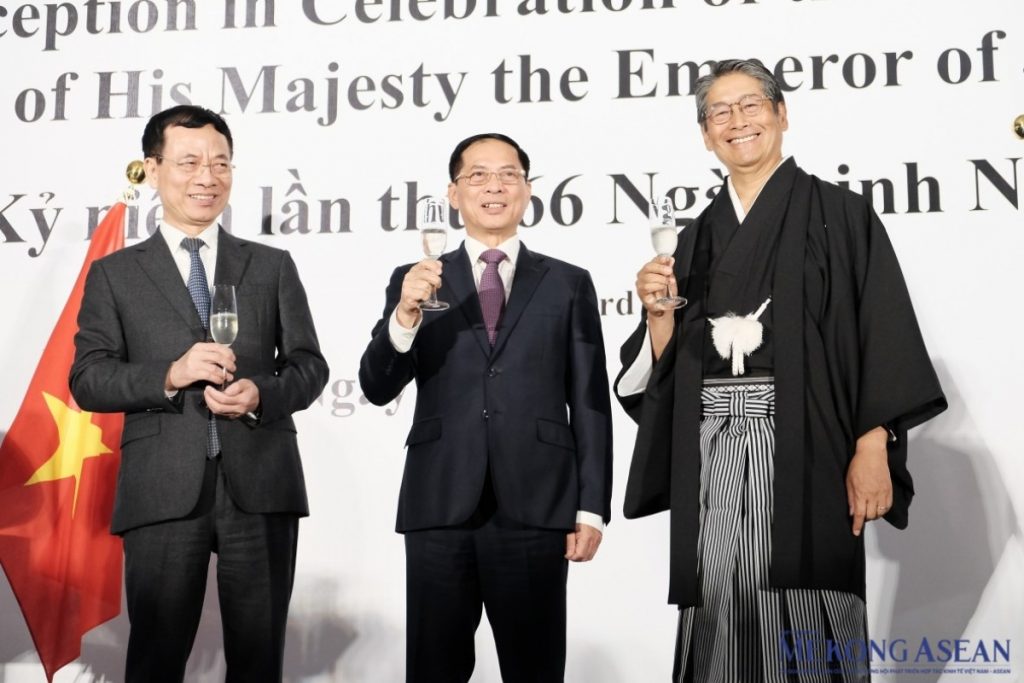 Đại sứ quán Nhật Bản tổ chức Lễ kỷ niệm ngày sinh Nhật Hoàng缩略图 Đại sứ quán Nhật Bản tổ chức Lễ kỷ niệm ngày sinh Nhật Hoàng