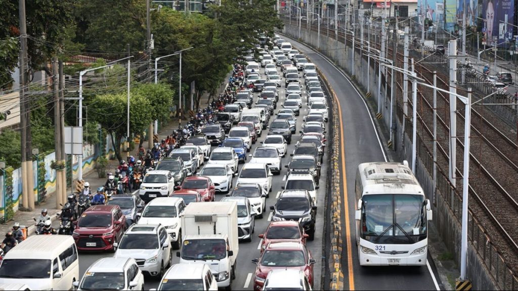 Philippines kêu gọi doanh nghiệp làm việc 4 ngày tuần để tiết kiệm năng lượng