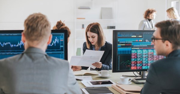 Khối ngoại bán ròng 1.300 tỷ đồng phiên đầu tuần, cổ phiếu nào là tâm điểm?