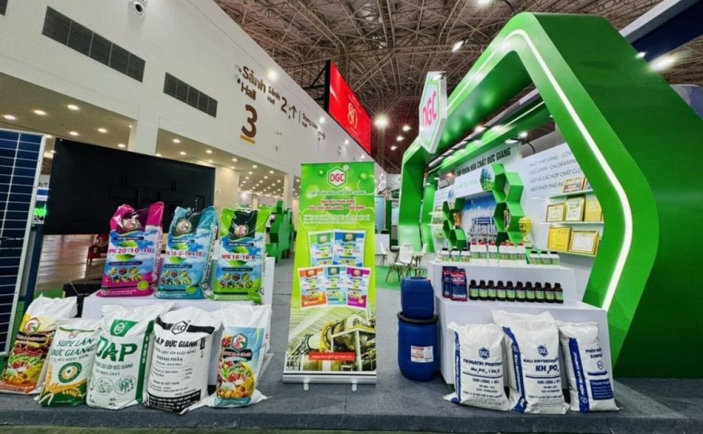 Hoá chất Đức Giang triệu tập đại hội bất thường bầu bổ sung HĐQT