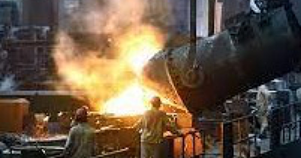 Giá thép hôm nay 24/3: Thép xây dựng trong nước tăng giá mạnh