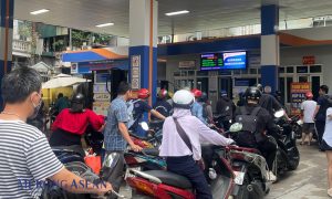 Giá xăng dầu tăng dựng đứng từ chiều nay xăng RON 95 vượt 27 000 đồng lít