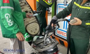 Giá xăng RON 95 tăng hơn 2 000 đồng lít dầu diesel tăng gần 4 000 đồng lít