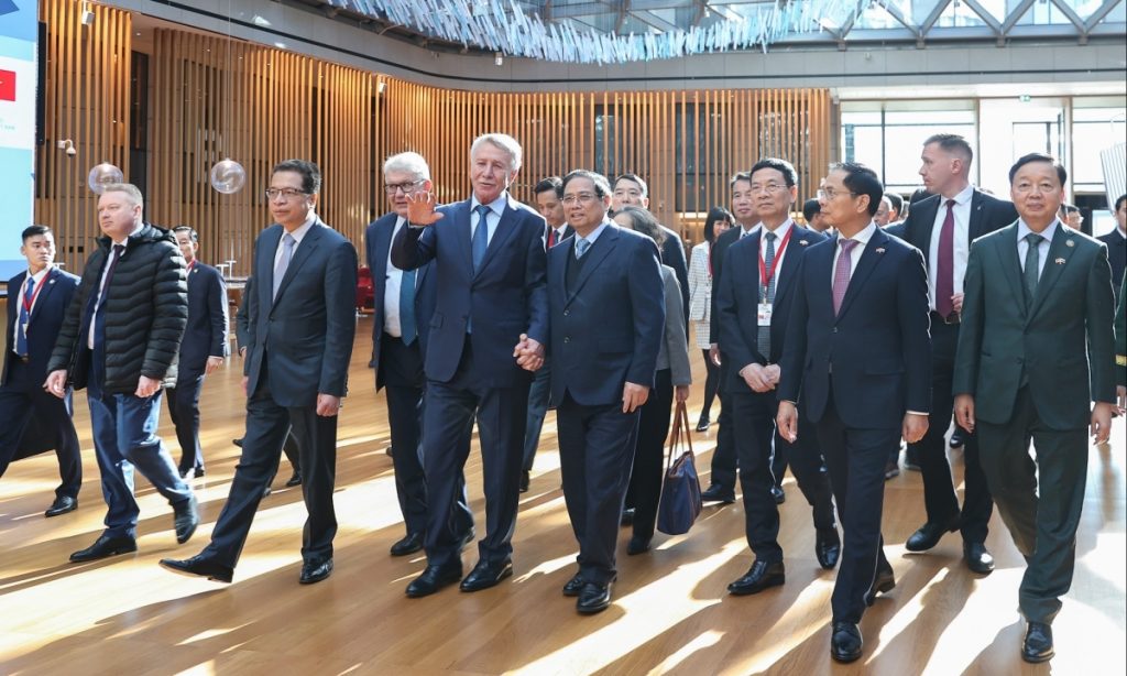 Thủ tướng thăm tập đoàn khí đốt Nga thúc đẩy các dự án LNG tại Việt Nam