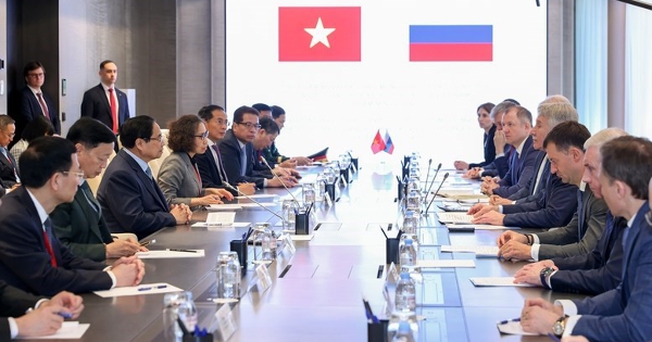 Thủ tướng thăm tập đoàn khí đốt hàng đầu của Nga, đề nghị xây kho chứa LNG lớn tại Việt Nam