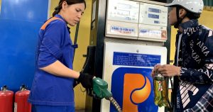 Nền tảng gọi xe công nghệ Việt hỗ trợ phí nhiên liệu cho tài xế