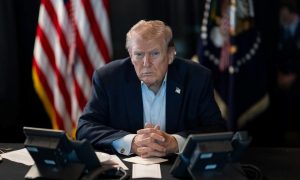 Tổng thống Trump Mỹ có thể hộ tống tàu thuyền qua eo biển Hormuz