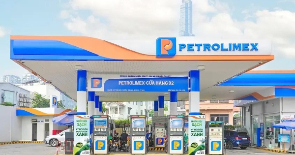 Petrolimex và PVOIL khẳng định đủ nguồn cung xăng dầu đáp ứng nhu cầu khách hàng