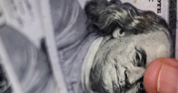 Dòng tiền lớn đang đổi hướng: 20 tỷ USD rời bỏ cổ phiếu chỉ trong 1 tuần, vàng 'lao dốc' về 4.300 USD/ounce